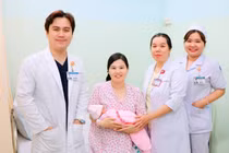 Khối u xơ khổng lồ trong thai kỳ đe dọa sinh mạng hai mẹ con