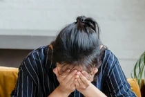 Mẹ chồng lên chăm cháu nội, con dâu phát hiện việc bức xúc