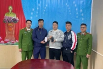 Nhận 400 triệu từ tài khoản lạ, thầy giáo Phú Thọ báo công an