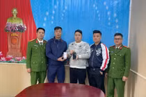 Nhận 400 triệu từ tài khoản lạ, thầy giáo Phú Thọ báo công an