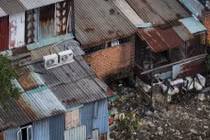 Cận cảnh gần 15.000 nhà ven kênh ở TP HCM sắp được di dời