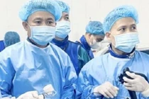 Lấy sỏi thận ống mật chủ bằng nội soi ngược dòng