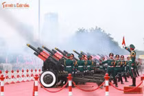 Thời khắc 15 cỗ đại bác khai hỏa, mở màn Đại lễ kỷ niệm 80 năm Quốc khánh 