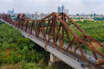 Cầu Long Biên hư hỏng nghiêm trọng, phong tỏa để sửa chữa