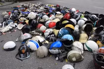 Mũ bảo hiểm lưỡi trai vỡ găm trực tiếp vào xương sọ nam thanh niên 23 tuổi