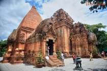 Truyền thuyết về lời nguyền, sự linh thiêng của Tháp Bà Ponagar 