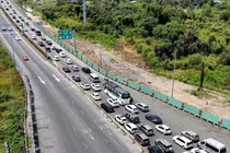 Giao thông ùn ứ tại cửa ngõ TP HCM cuối kỳ nghỉ Tết