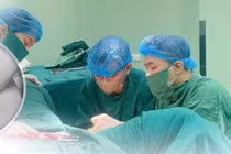 Chịu đựng 20 năm, cụ bà 82 tuổi sa toàn bộ sinh dục ra ngoài