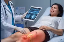 Cô gái 26 tuổi nhiễm trùng nghiêm trọng sau khi tiêm chất làm đầy ở đùi