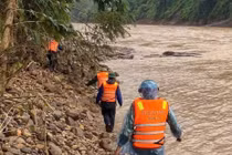 Đã tìm thấy thi thể tài xế xe đầu kéo bị lũ cuốn trôi ở Quảng Trị