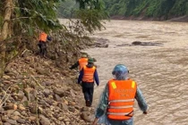 Đã tìm thấy thi thể tài xế xe đầu kéo bị lũ cuốn trôi ở Quảng Trị