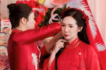 Con dâu tái hôn, bố mẹ chồng làm 45 mâm cỗ gả đi