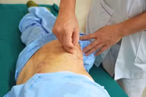 Khỏi zona mới biến chứng hỏng mắt và thần kinh