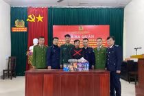 Bắt giữ 2 đối tượng tàng trữ hàng chục kg pháo nổ ở Nghệ An