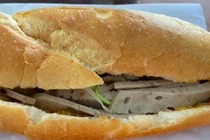 15 người ở Quảng Ngãi ngộ độc nghi do ăn bánh mì