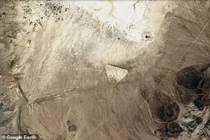 Tam giác bí ẩn trên sa mạc Nevada là dấu tích của nền văn minh đã mất?