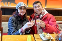 Ca sĩ Đoan Trường hội ngộ Hoa hậu Lý Thu Thảo sau hơn 30 năm