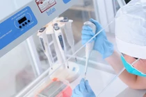 Xét nghiệm ADN, người đàn ông bàng hoàng '3 bố con không cùng huyết thống'