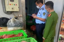 2 cơ sở giết mổ lợn ở Hưng Yên có dấu hiệu vi phạm về an toàn thực phẩm