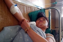 Hai mẹ con bị hành hung giữa đường, nạn nhân mang bầu 7 tuần phải nhập viện