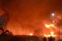 Cháy lớn tại xưởng sản xuất đèn cầy ở Tây Ninh