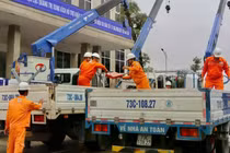 Điện lực Quảng Trị hỗ trợ Gia Lai khắc phục lưới điện sau bão Kalmaegi