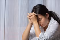 Xung đột trong đám tang mẹ chồng, nàng dâu nhận cái tát trời giáng