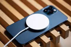 Có thể bạn phải cần mua MagSafe để cứu iPhone hết cạn pin