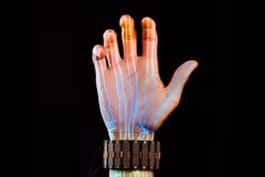 Vòng đeo tay điều khiển máy tính ảo diệu đến từ Meta