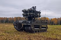 Nga hé lộ robot phun lửa không người lái trên chiến trường Ukraine