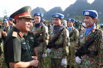 Lan tỏa hình ảnh nữ quân nhân vừa xinh đẹp duyên dáng, vừa hùng tráng