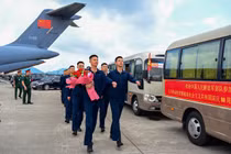 Đoàn quân nhân Trung Quốc tham gia diễu binh, diễu hành đã đến Hà Nội