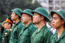 Bộ Quốc phòng không gọi nhập ngũ người bị viễn thị, cận thị trên 1,5 diop