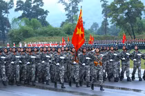 Hơn 16.000 chiến sĩ tổng hợp luyện diễu binh Quốc khánh 2/9 trong mưa