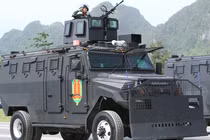 Ngắm dàn xe bọc thép đặc chủng của Công an tại tổng hợp luyện A80 lần hai