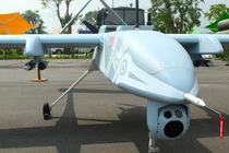 UAV đa năng tầm xa của Việt Nam mang được tên lửa, bom thông minh