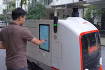 Cận cảnh robot giao hàng tự động có sức chở 400kg của Viettel