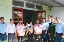 Khen thưởng học sinh, người dân trong vụ máy bay Yak-130 rơi tại Đắk Lắk