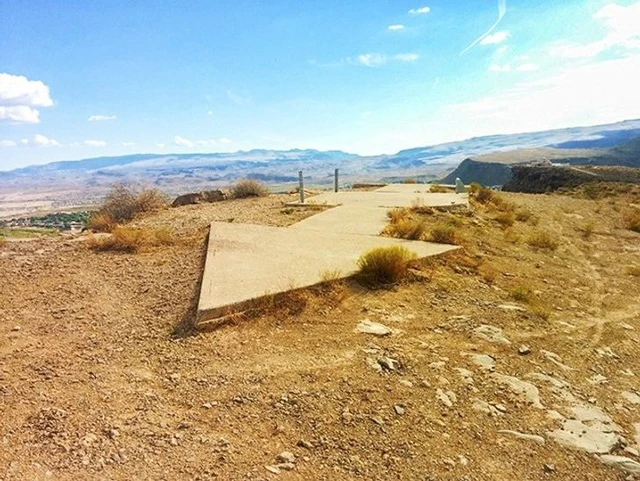 Lời giải khó tin về những thứ kỳ lạ trên sa mạc 