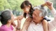 Vượt qua khoảng cách thế hệ trong gia đình thế nào?