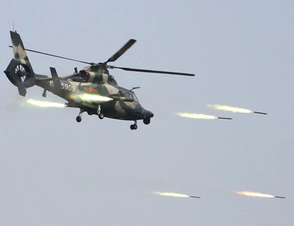 Căng thẳng xem đội hình trực thăng tối tân TQ tập trận