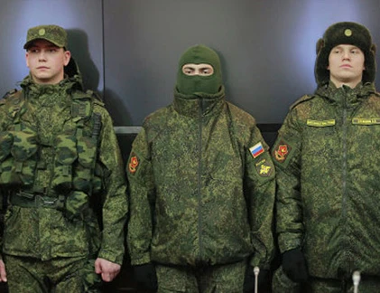 Quần áo mới cho binh lính Nga 