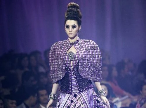 NTK Công Trí tạo ấn tượng đẹp với BST “Nấm” tại DFS 11