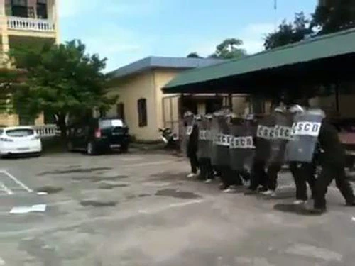 Clip CSCĐ diễn tập chống bạo động