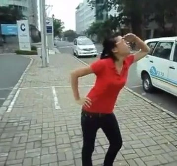 Ca khúc taxi “phiên bản đỏ choét“