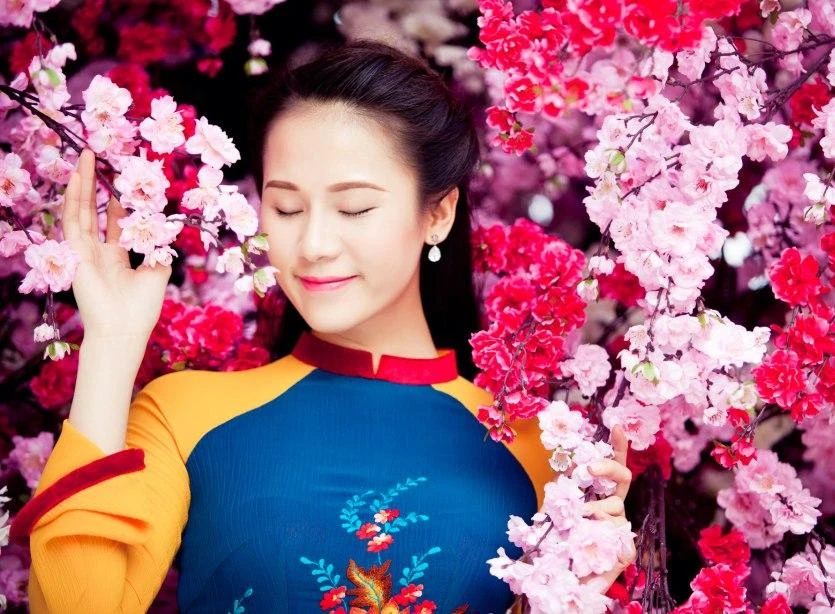 Sao Việt nào diện áo dài đẹp nhất Tết Nguyên Đán?