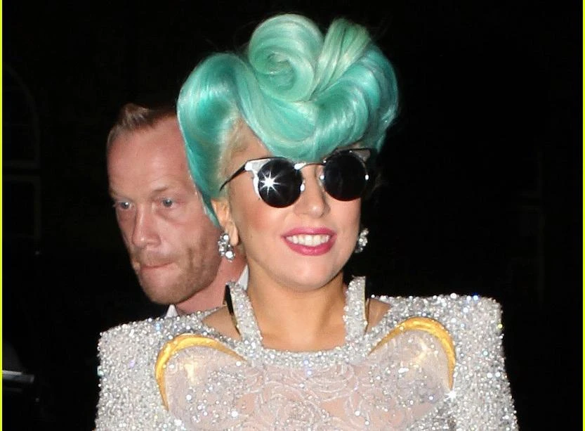 Những kiểu tóc khiến con nít “khóc thét” của Sao