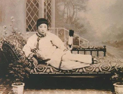 Cận cảnh “gót sen vàng” bí ẩn của kiều nữ TQ xưa