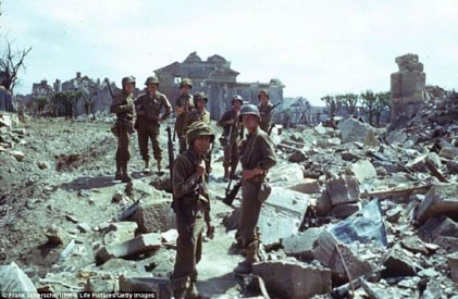 Ảnh hiếm: Nước Pháp hoang tàn năm 1944