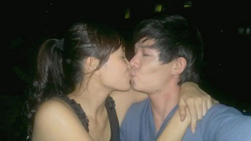 Những nụ hôn “bỏng mắt” công khai của sao Việt